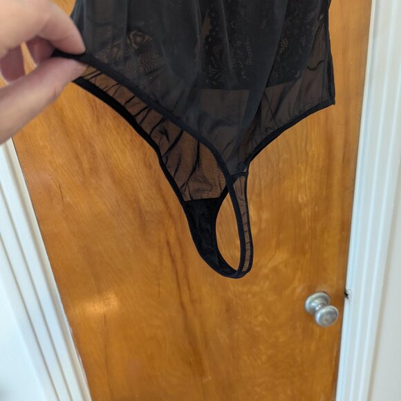 b. tempt'd by Wacoal Ciao Bella Thong Bodysuit (XL) - Picture 8 of 16